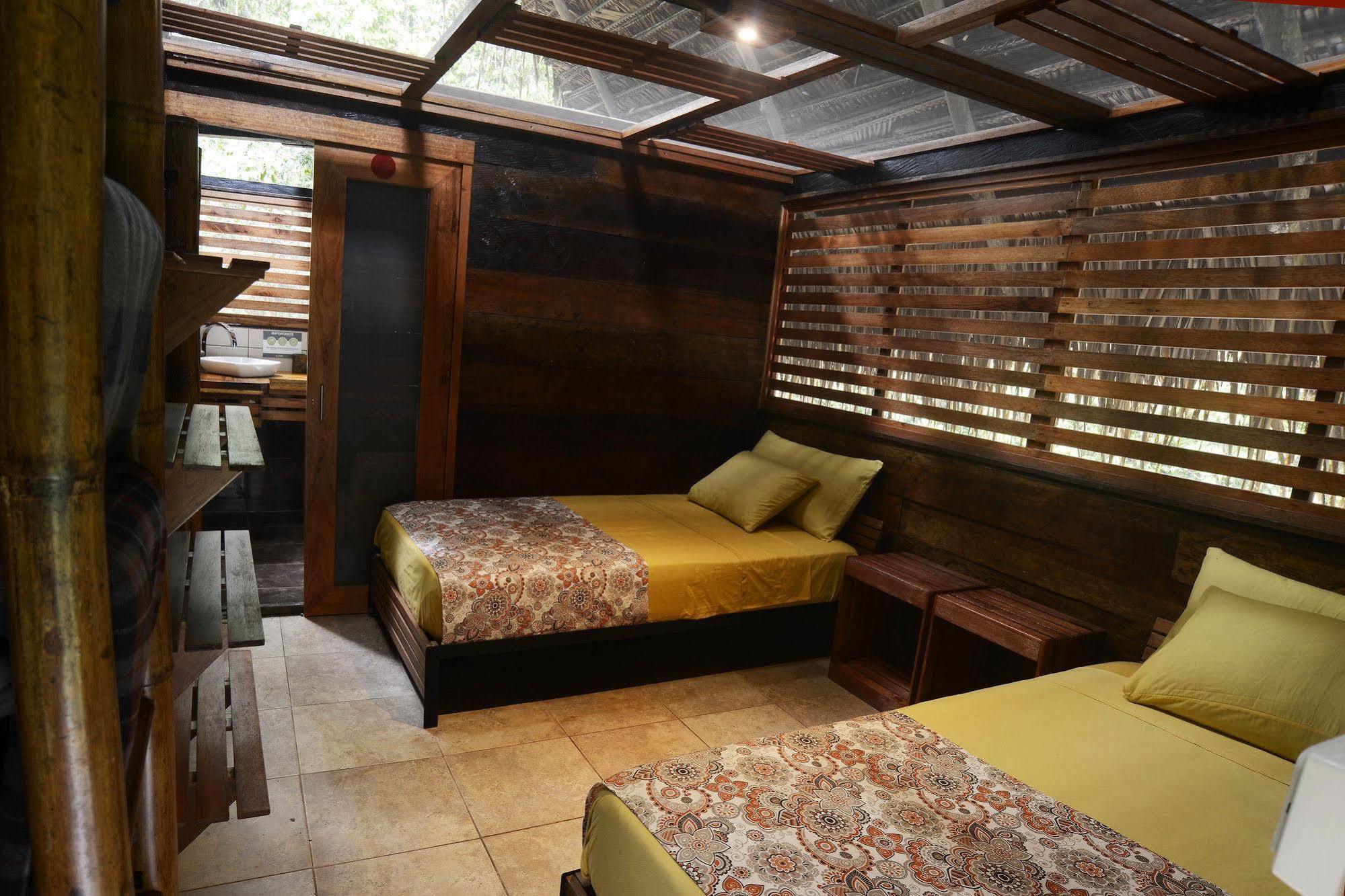 Jamu Lodge Puerto Montufar Ngoại thất bức ảnh