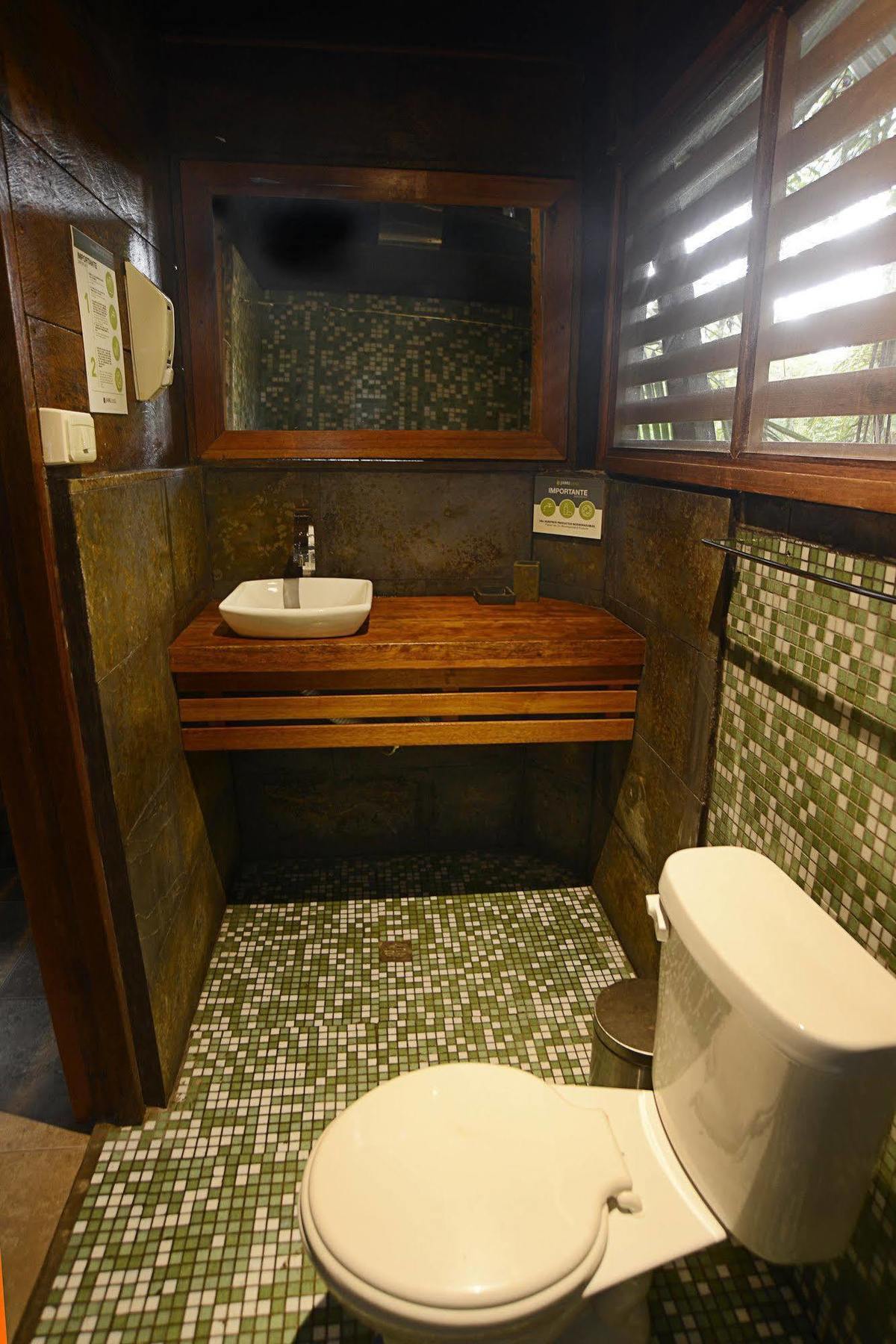 Jamu Lodge Puerto Montufar Ngoại thất bức ảnh