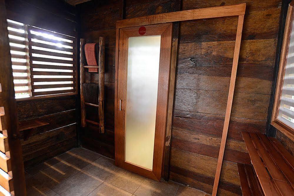 Jamu Lodge Puerto Montufar Ngoại thất bức ảnh