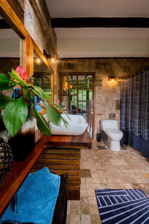 Jamu Lodge Puerto Montufar Ngoại thất bức ảnh